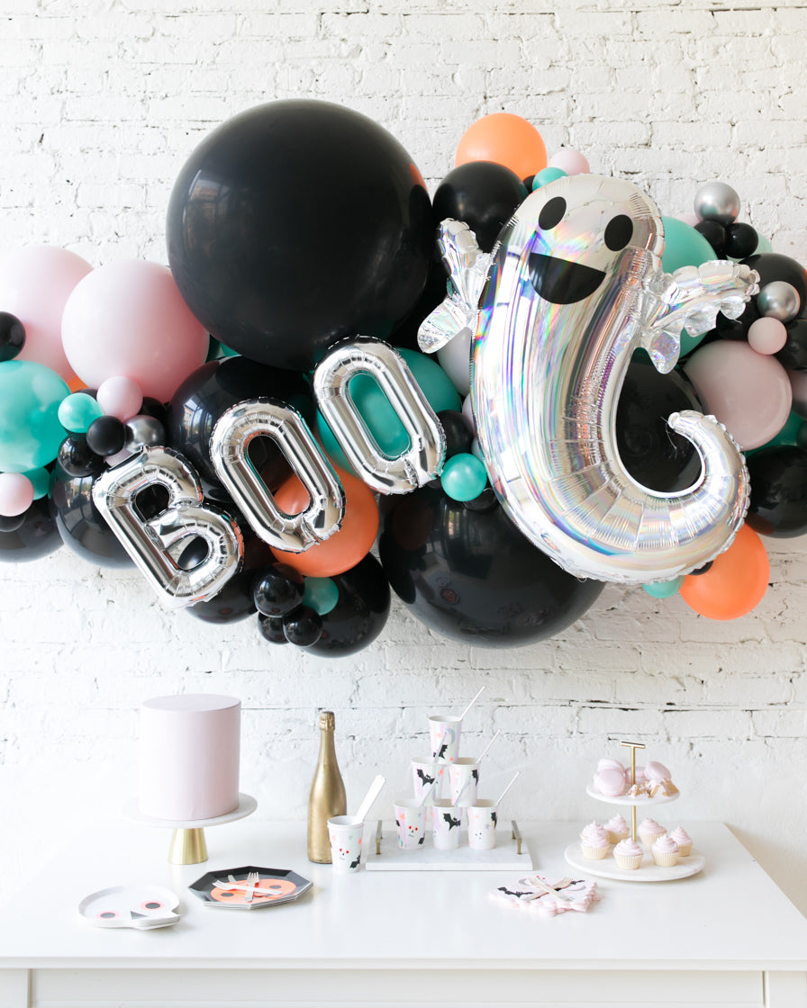 halloween-balloon-garland