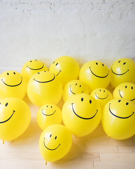 GIFT-Happy Face Floor Balloons - set of 15