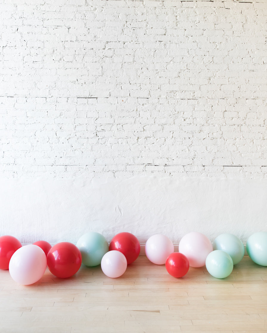 holiday-floor-balloons