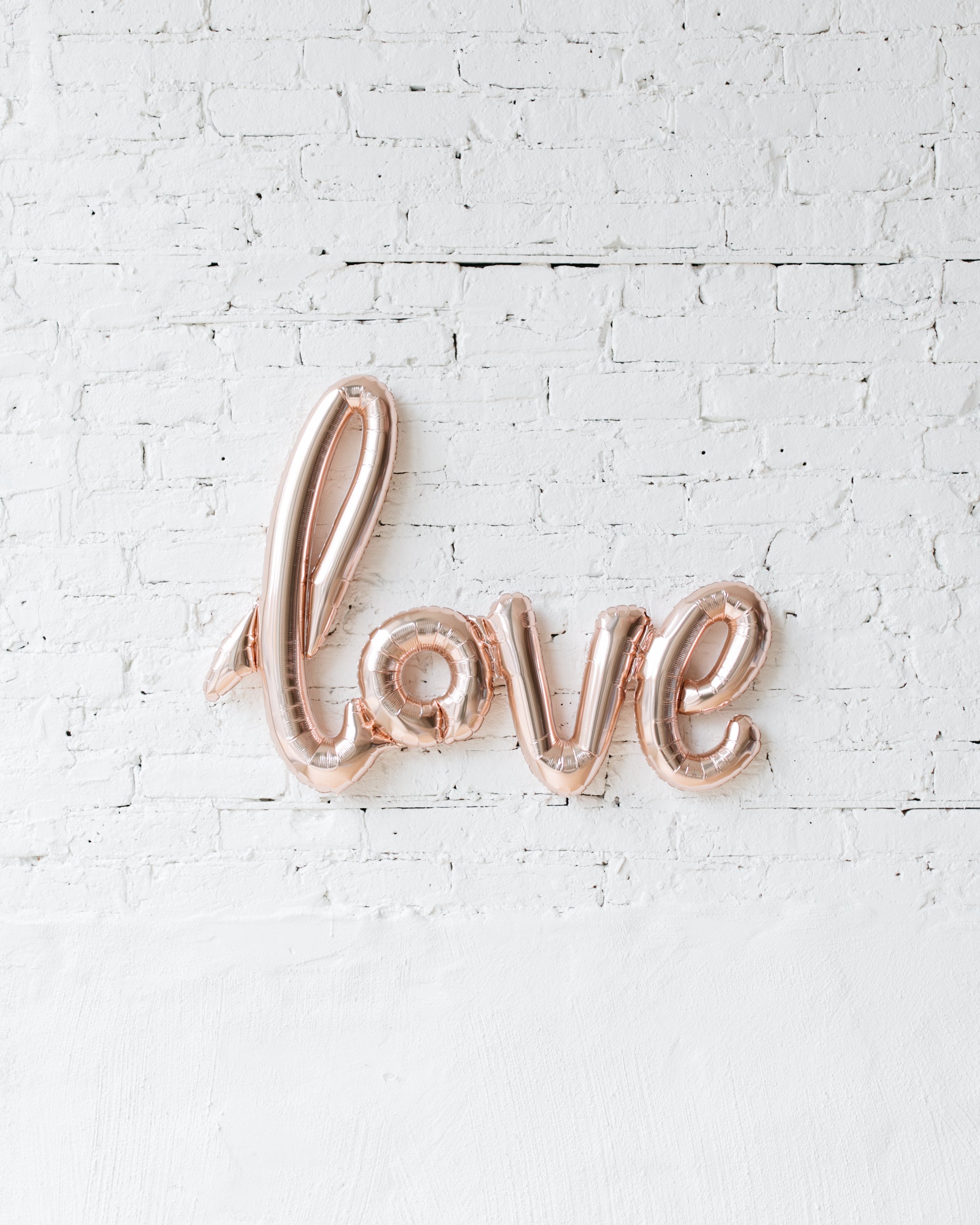 40in Rose Gold Love Script — Paris312