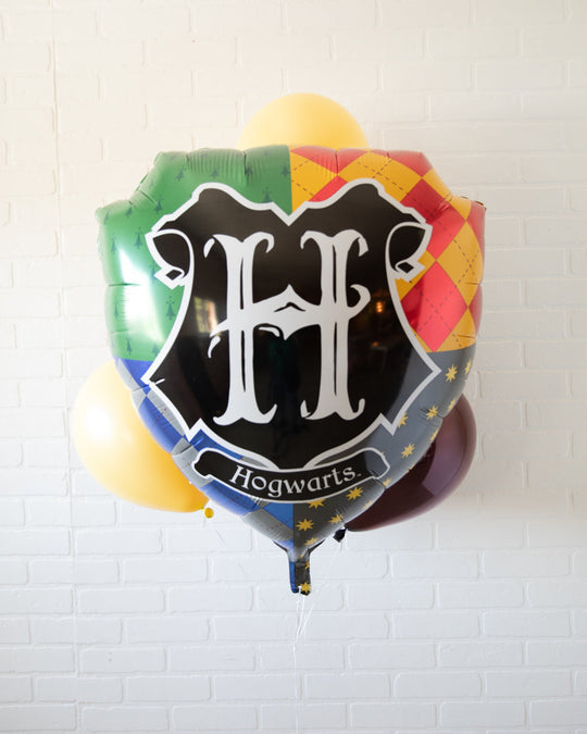 Wizard World - Hogwarts Shield Foil and 11in Balloon Bouquet