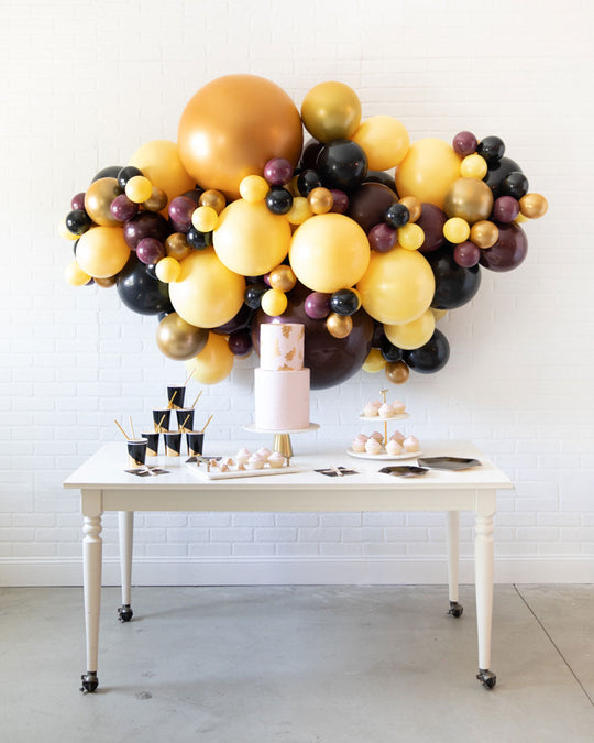 Wizard World - Balloon Backdrop Install Piece