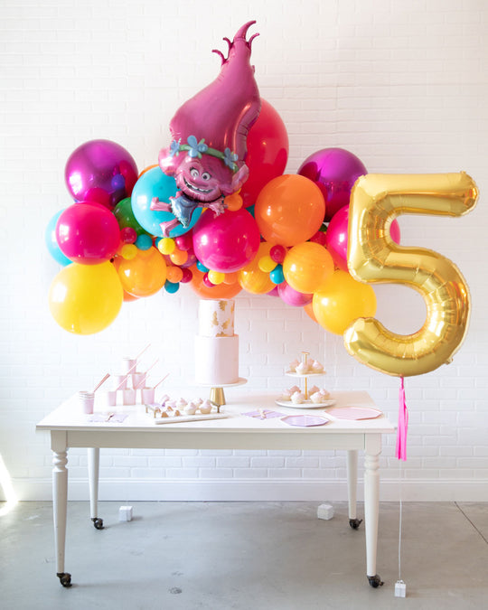 Rainbow Village - The Balloon Bash Decor Set