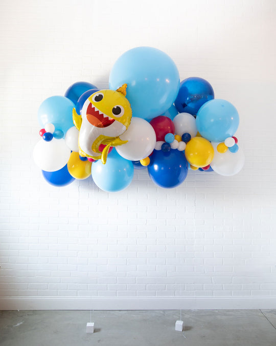 Singing Shark - Floating Balloon Arch with Foil - 5ft