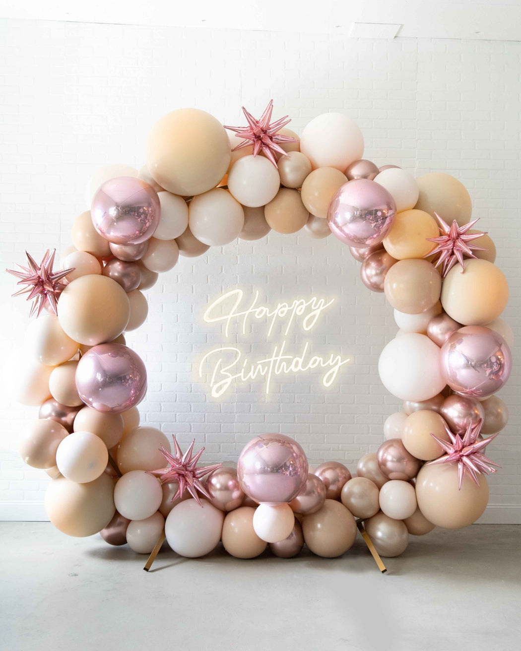 Pink Chic- Circle Frame with Happy Birthday Neon Sign — Paris312