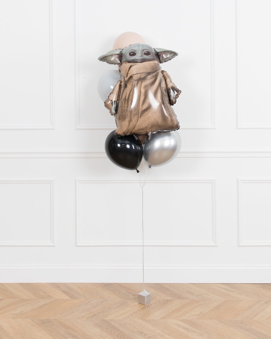 mandalorian-party-birthday-yoda-decorations-balloons-bouquet-silver-chicago-paris312