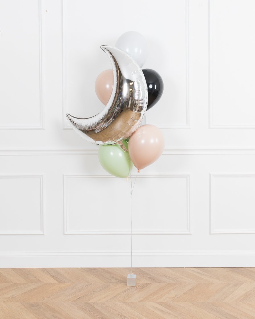 mandalorian-party-birthday-yoda-decorations-balloons-green-bouquet-silver-crecent-moon-chicago-paris312