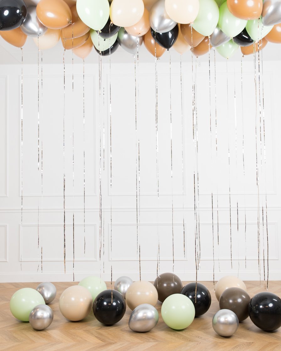 mandalorian-party-birthday-yoda-decorations-balloons-foil-silver-green-ceiling-floor-chicago-paris312