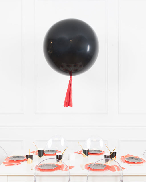 mickey-mouse-balloon-party-paris312-yellow-black-white-red-gold-giant-centerpiece