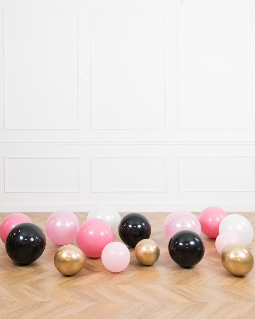 minnie-mouse-disney-party-decor-pink-gold-balloon-black-white-ceiling-floor-magical-set