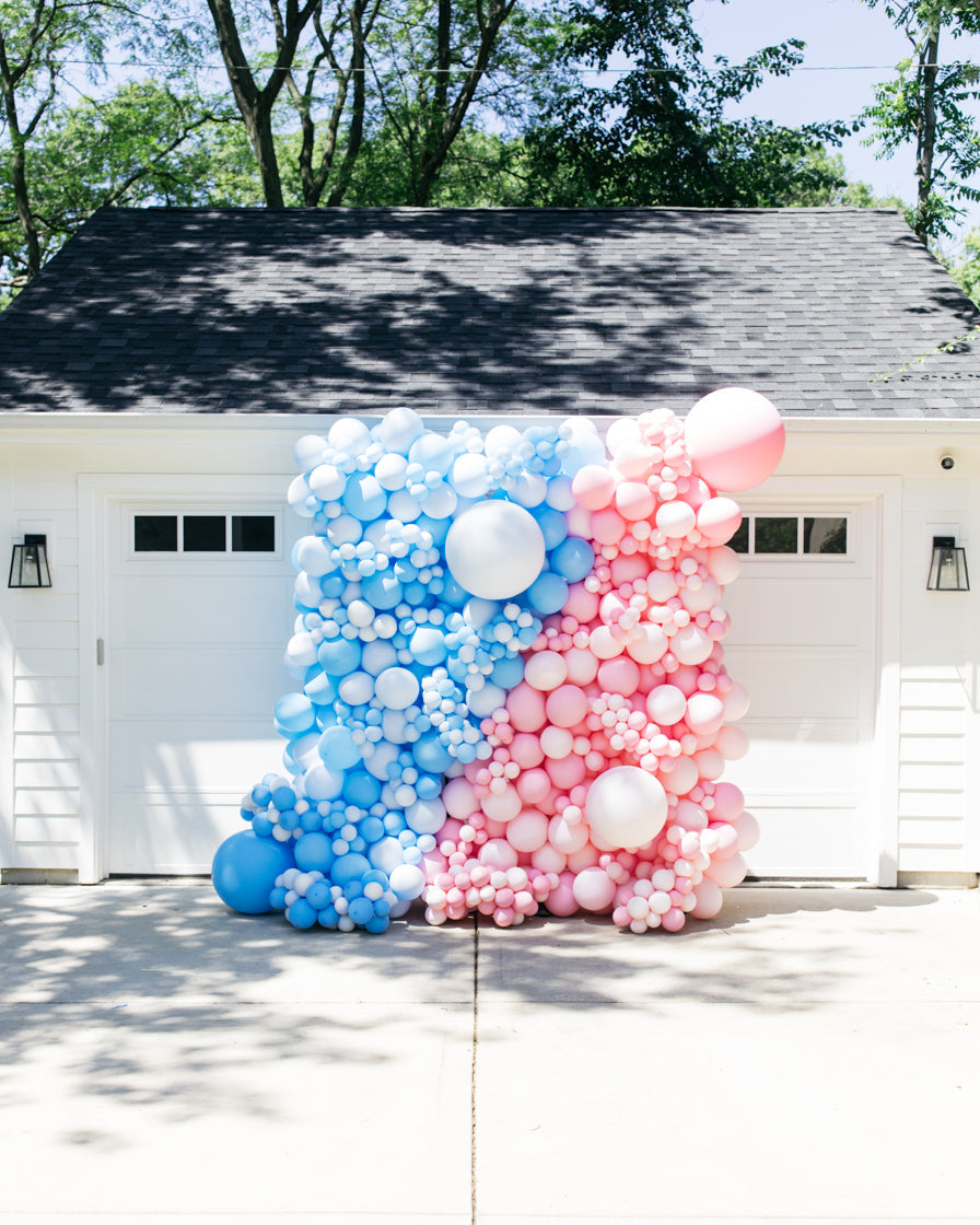 Outdoor Pink and Blue Gender Reveal Party Decoration Stock Photo - Alamy