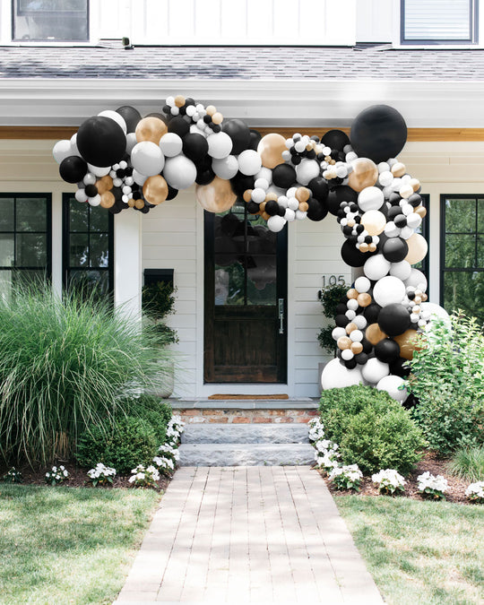 Outdoor Graduation - Customizable Balloon Garland Install Piece