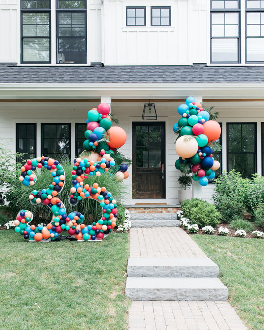 OUTDOOR - Birthday - The Festive Frontyard