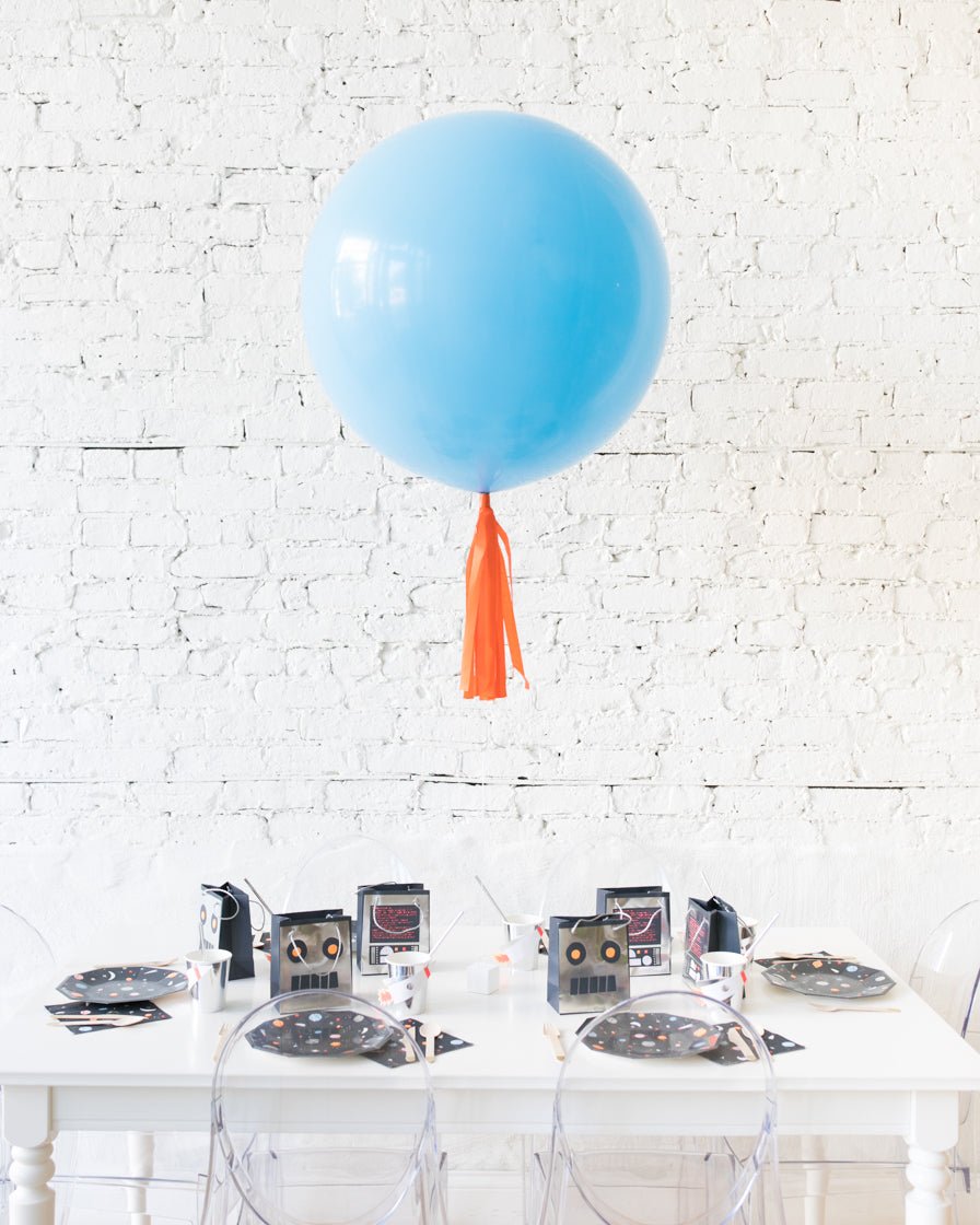 paris312-space-theme-centerpiece-balloons-pale-blue-giant-orange-skirt
