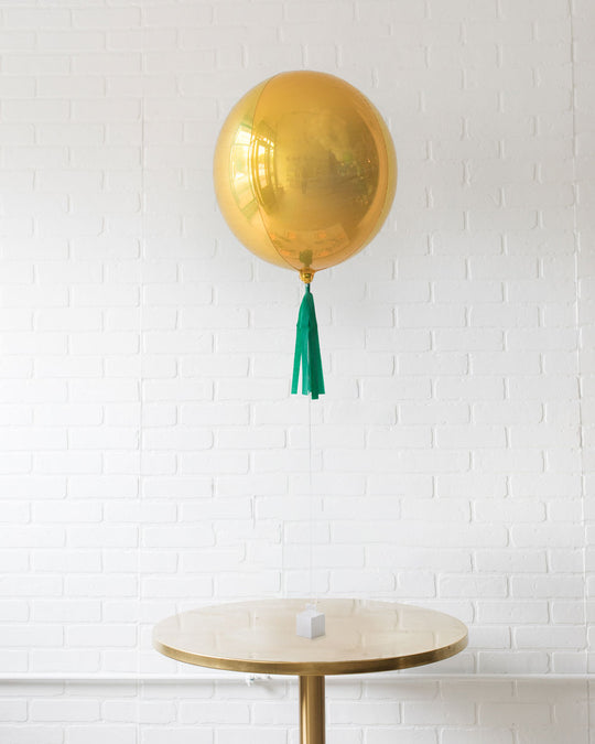 St. Patrick's Day - 16in Gold Orb Foil Balloon and Green Skirt Centerpiece
