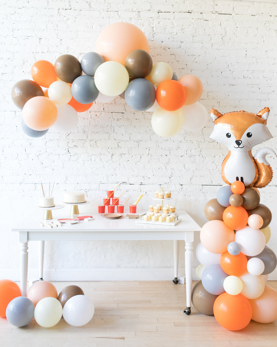 paris312-woodland-theme-column-fox-floating-arch-balloon